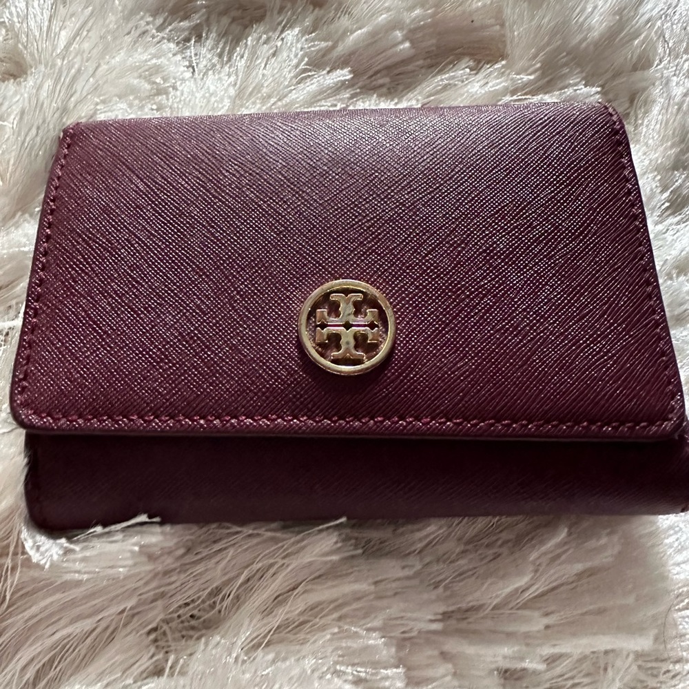 Tory Burch Wallet - Robinson Medium Flap Tri-Fold Wallet